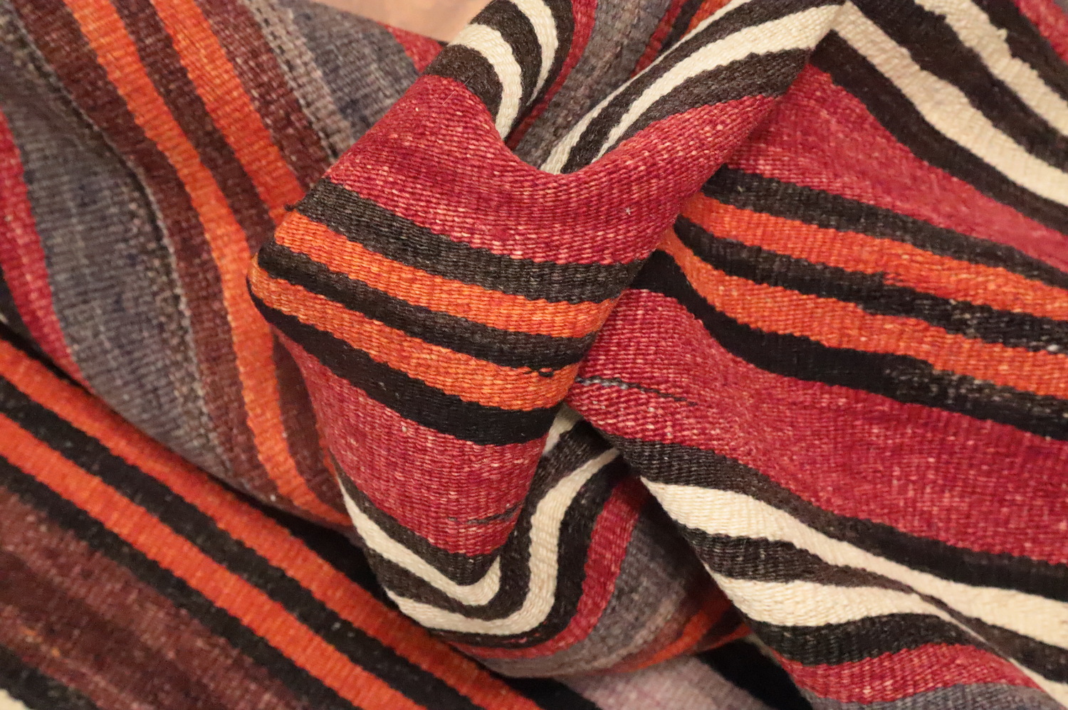 Warm Earth Tone Stripes Woven Kilim Area Rug 5x10 Perfect for Any Room