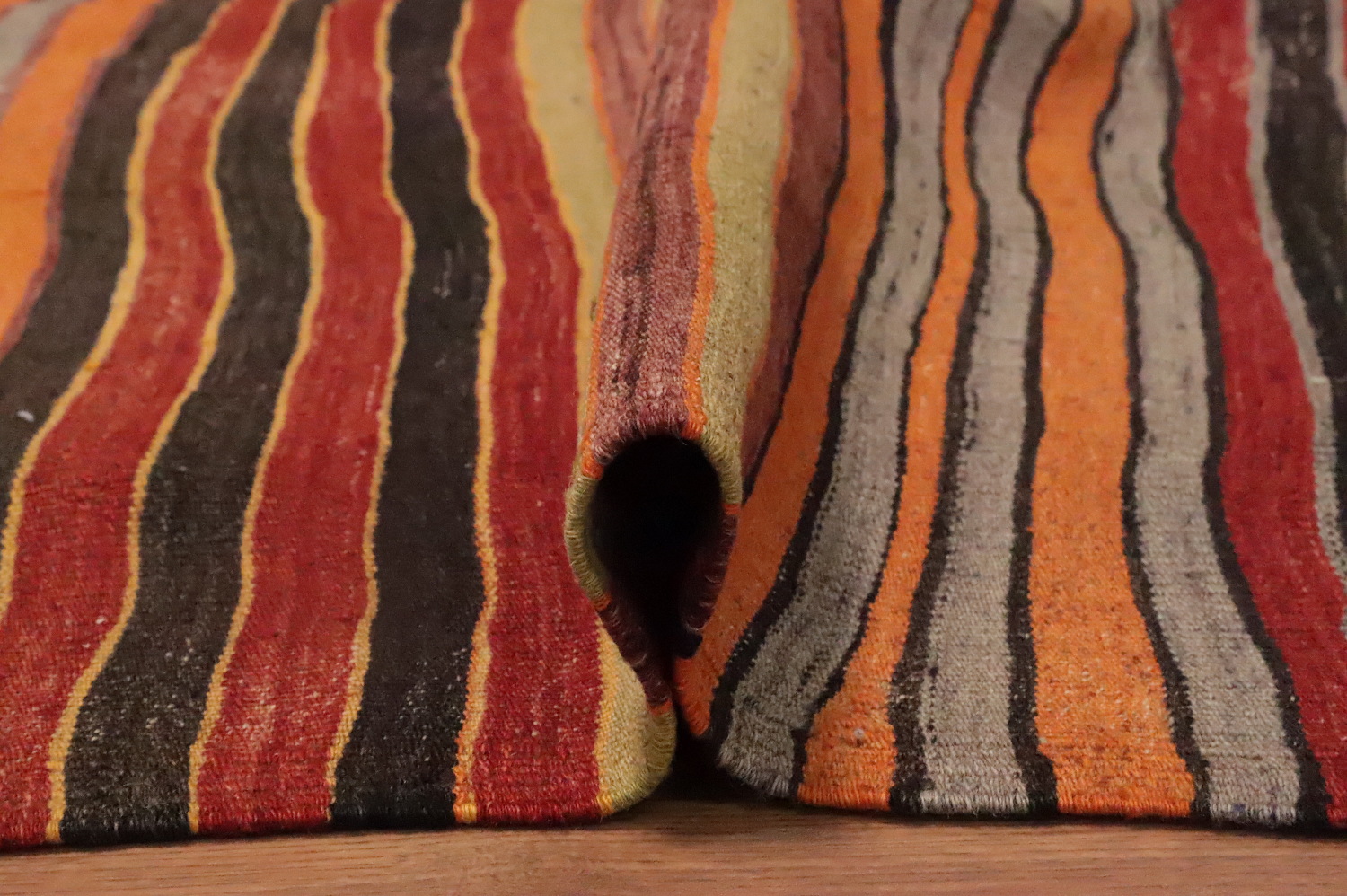 Vibrant Earth-Toned Lines Kilim Area Rug 5x9 for Living Rooms