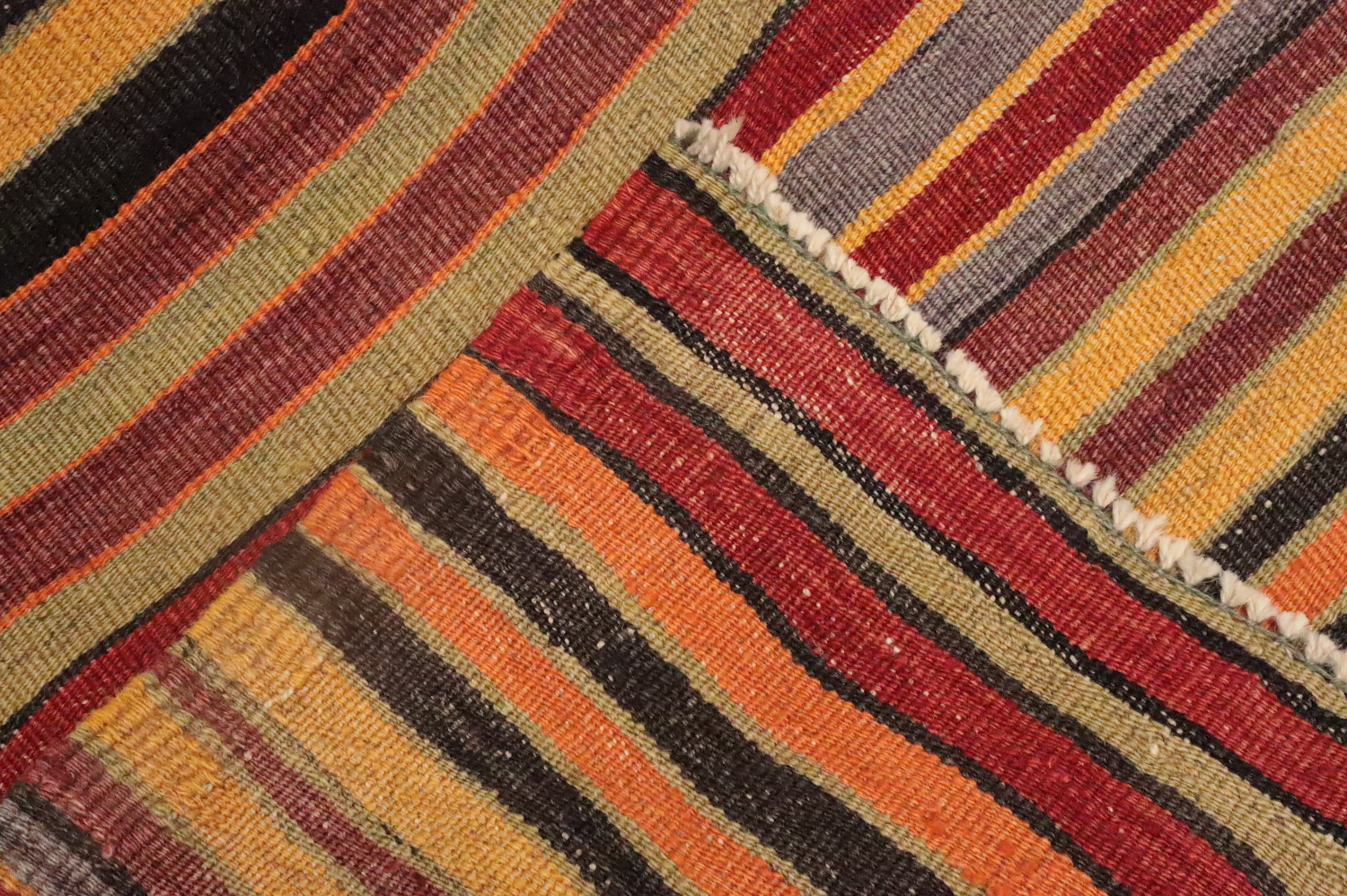 Vibrant Earth-Toned Lines Kilim Area Rug 5x9 for Living Rooms
