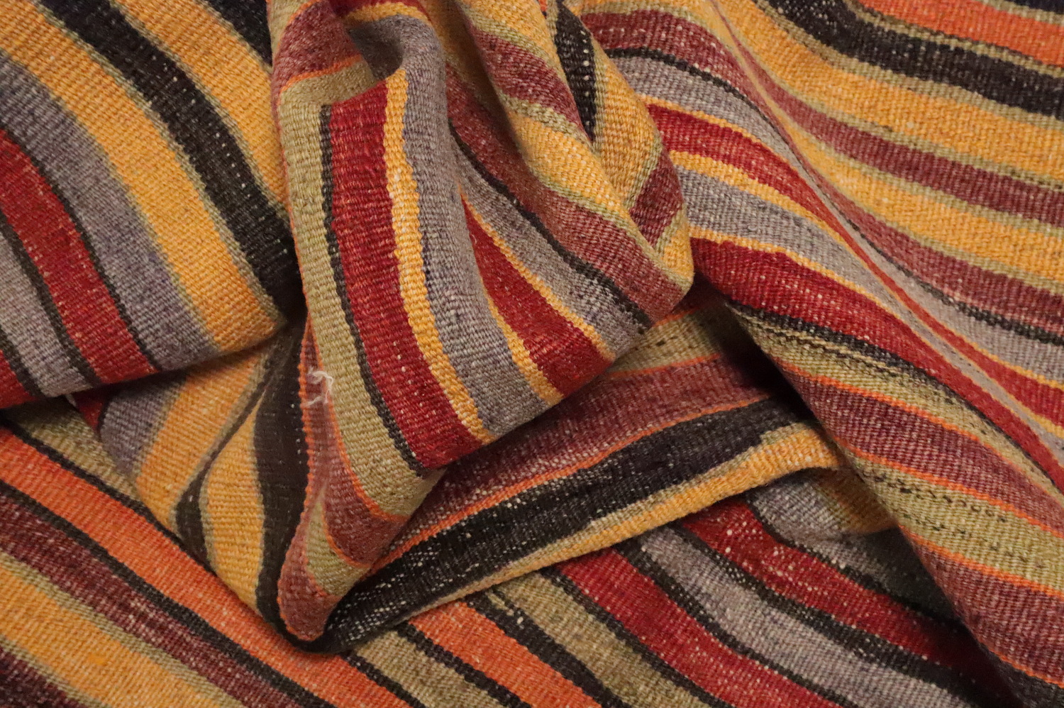 Vibrant Earth-Toned Lines Kilim Area Rug 5x9 for Living Rooms