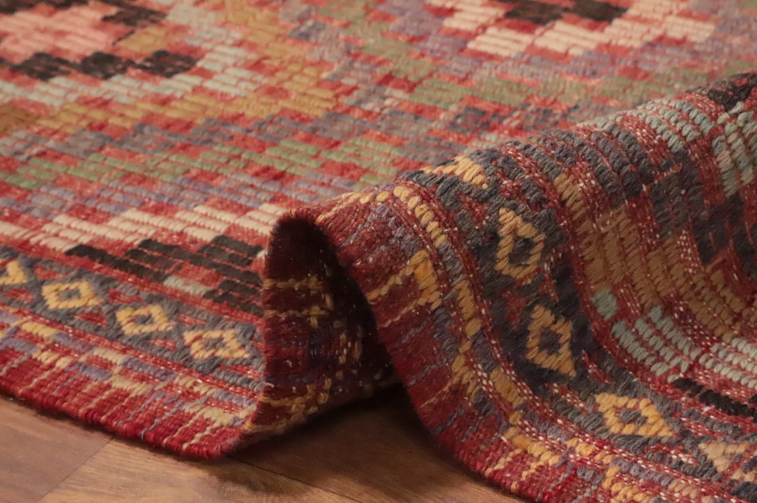 Elegant Diamond Pattern Kilim Area Rug 6x10 for Living Spaces
