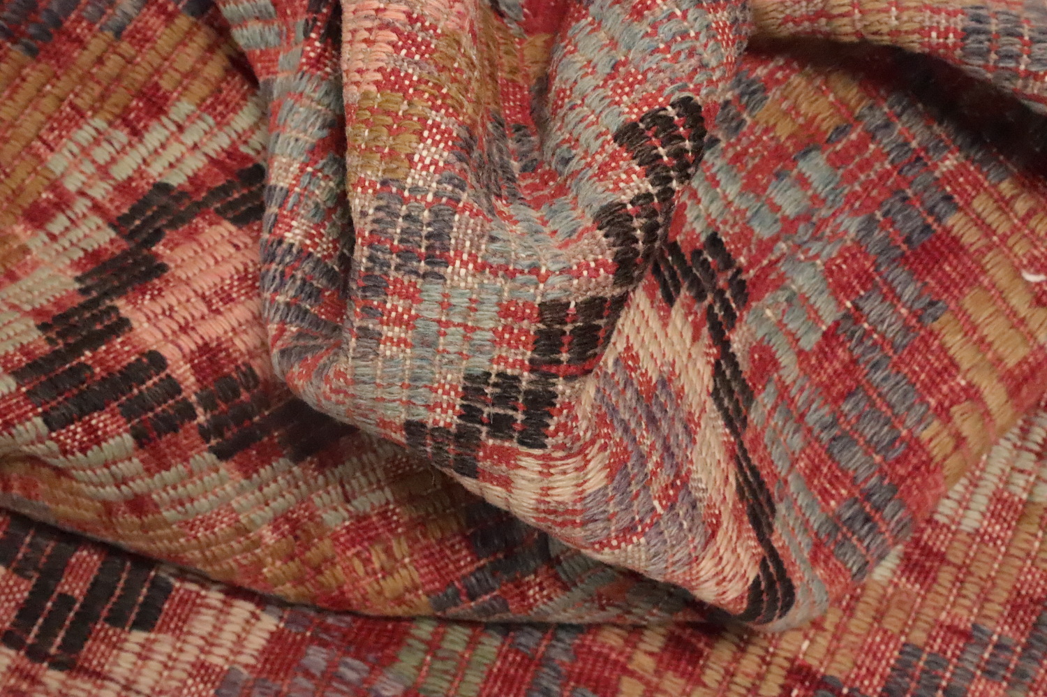 Elegant Diamond Pattern Kilim Area Rug 6x10 for Living Spaces