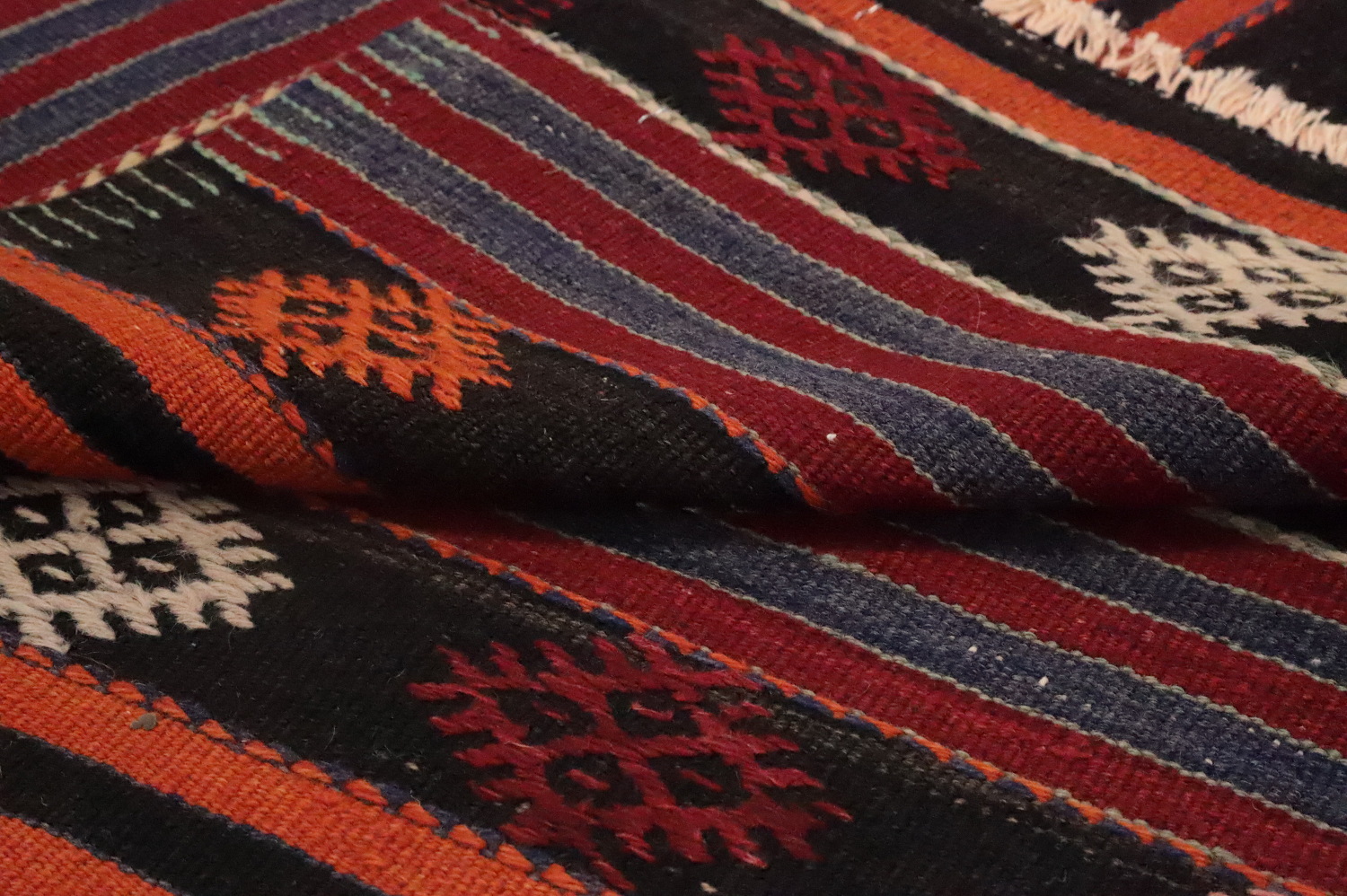 Handwoven Kilim Area Rug 6x10 with Bold Stripes for Living Room