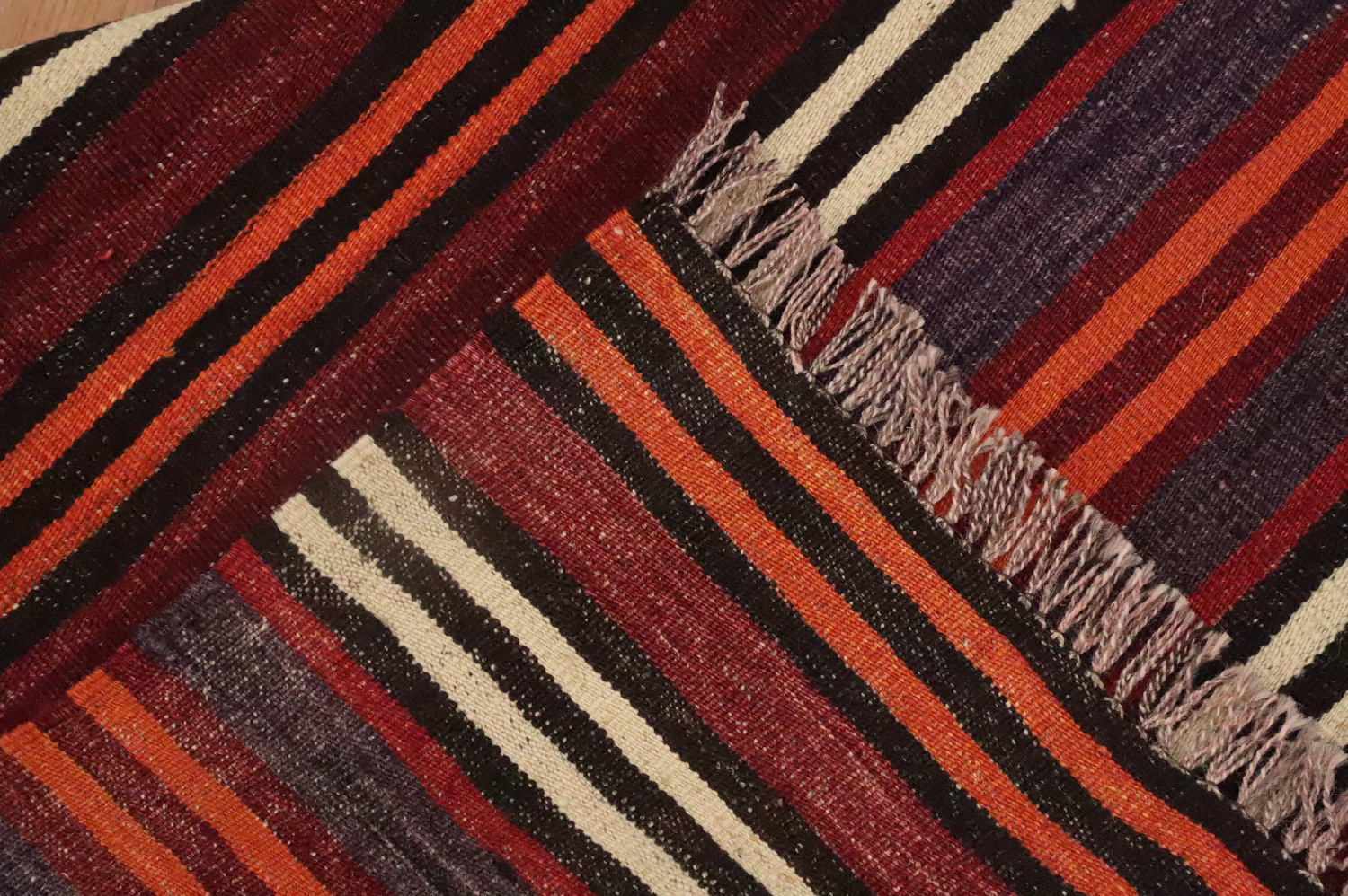 Elegant Striped Kilim Area Rug 5x10 for a Cozy Home Ambience