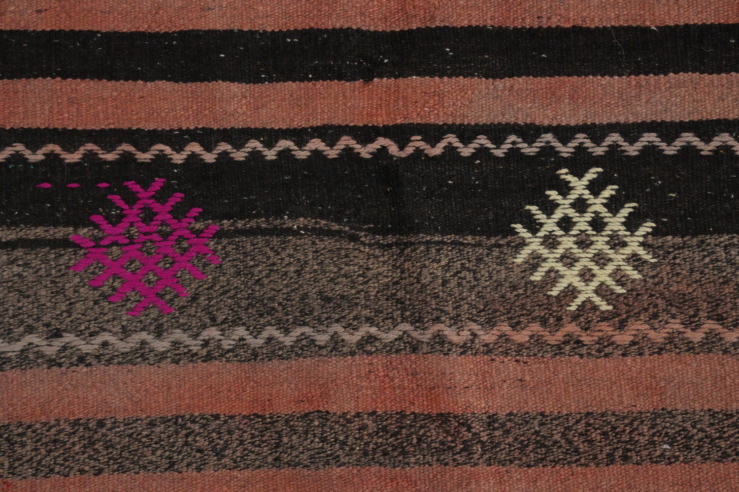 Handwoven Kilim Area Rug 5x10 with Multicolor Accents
