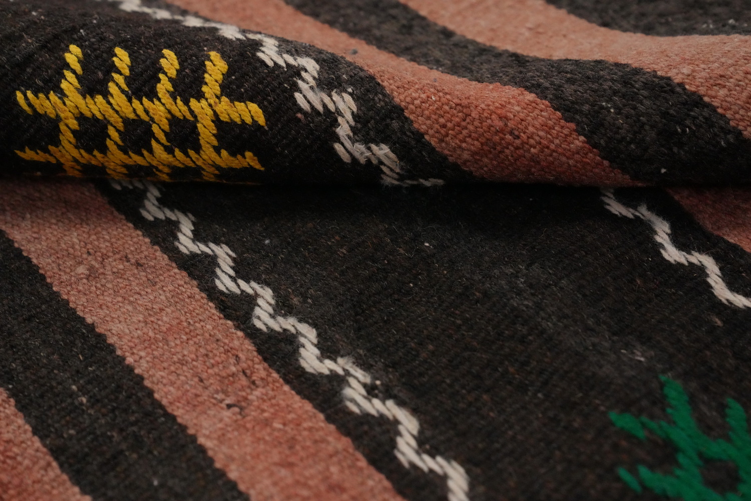 Handwoven Kilim Area Rug 5x10 with Multicolor Accents