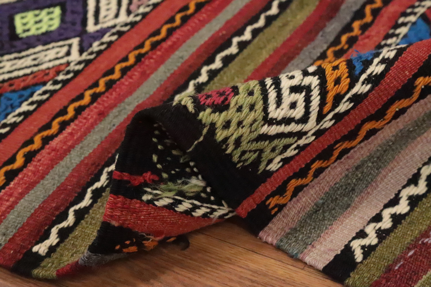 Geometric Handwoven Kilim Rug 5x7 with Rich Earthy Tones
