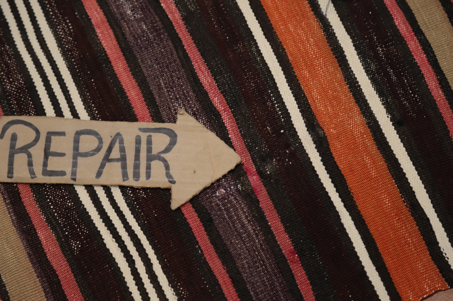 Elegant Striped Kilim Area Rug 5x8 with Earth Tones