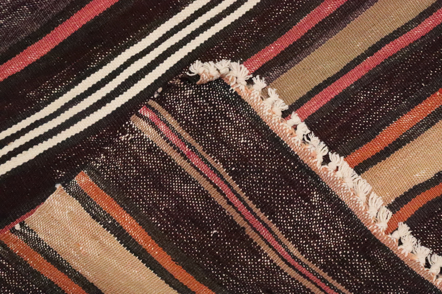 Elegant Striped Kilim Area Rug 5x8 with Earth Tones