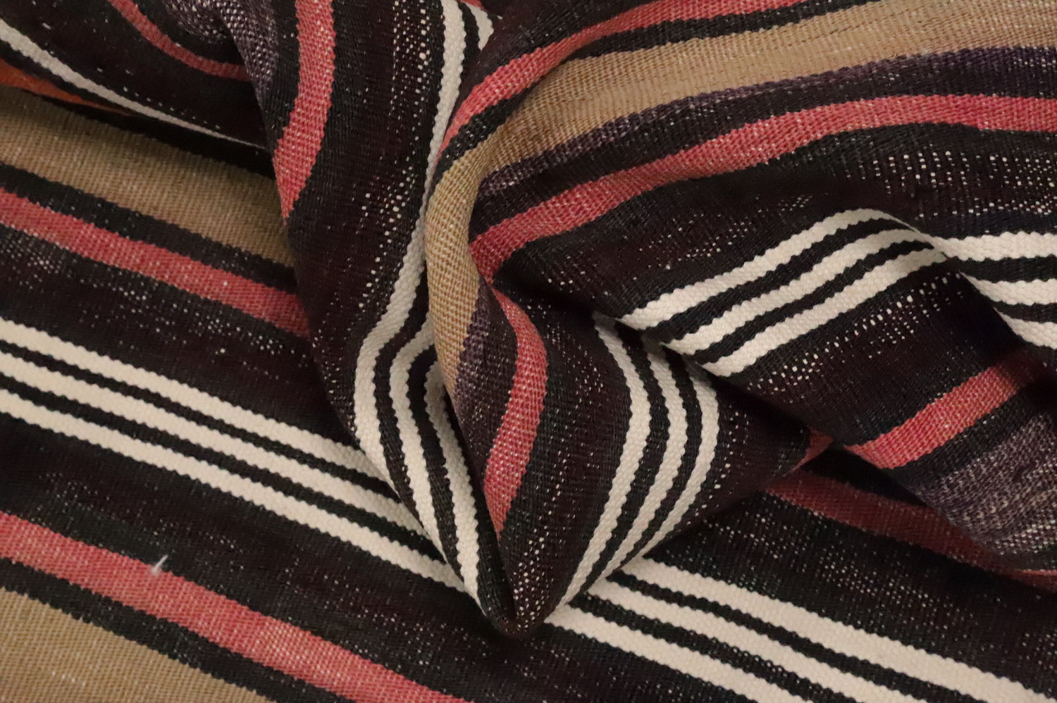 Elegant Striped Kilim Area Rug 5x8 with Earth Tones
