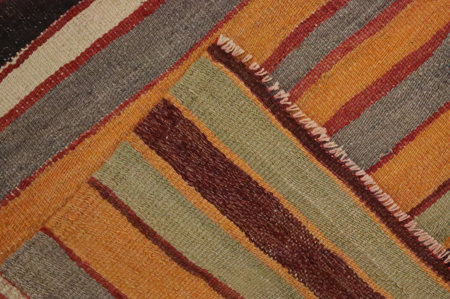 Vibrant Earthy Striped Kilim Area Rug 5x9 for Cozy Home Interiors