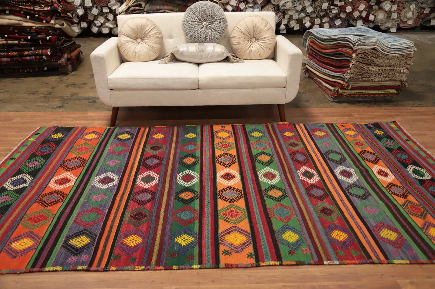 Vibrant Geometric Kilim Area Rug 6x10 for Bohemian Living Rooms