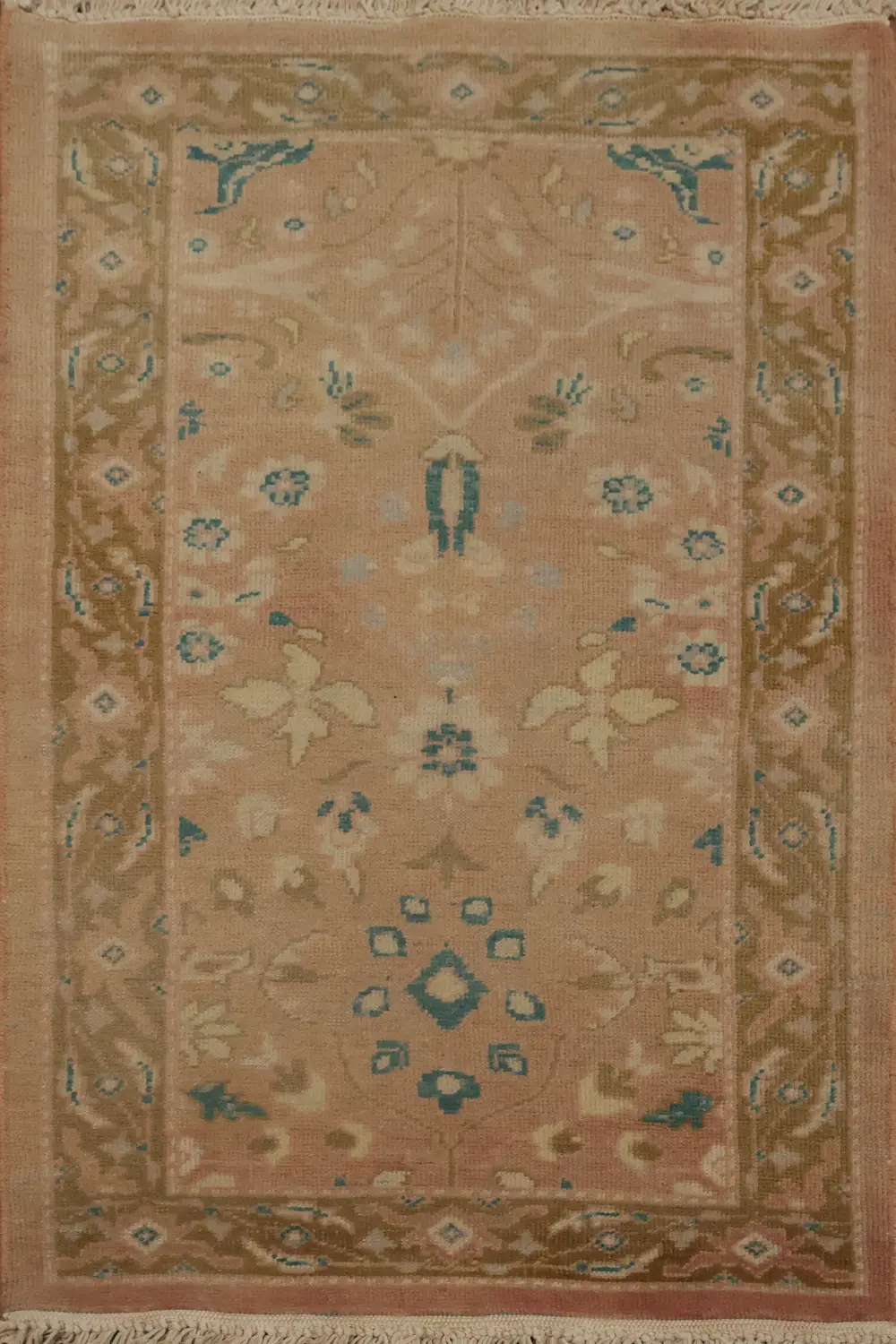 Luxurious Soft-Toned Rug for Cozy and Warm Home Ambience 2x4