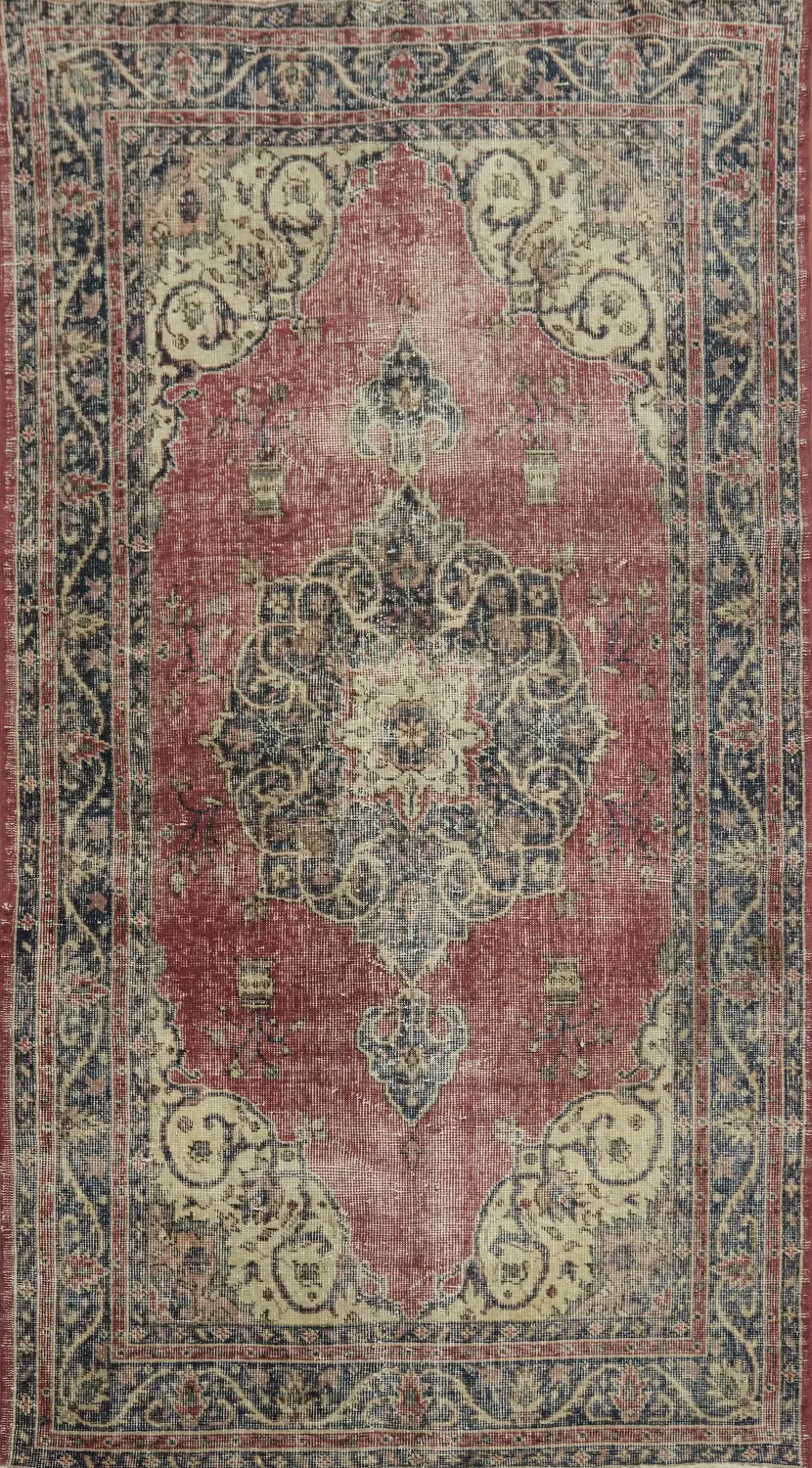 Luxurious Red Area Rug with Intricate Elegance 4x7