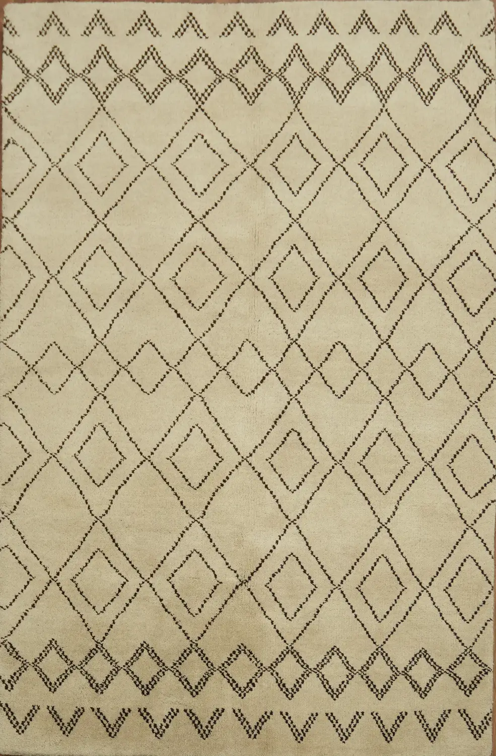 Modern Berber Design Beige Rug with Geometric Patterns 5x8