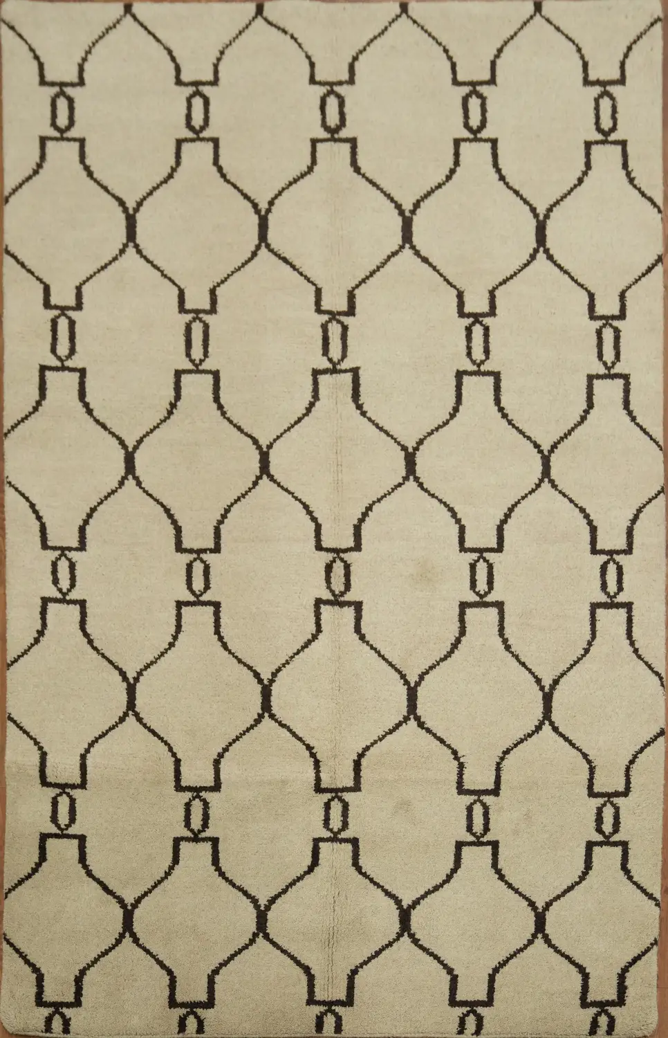 Stylish Beige Rug Featuring Intricate  Dark Brown Geometry 5x8