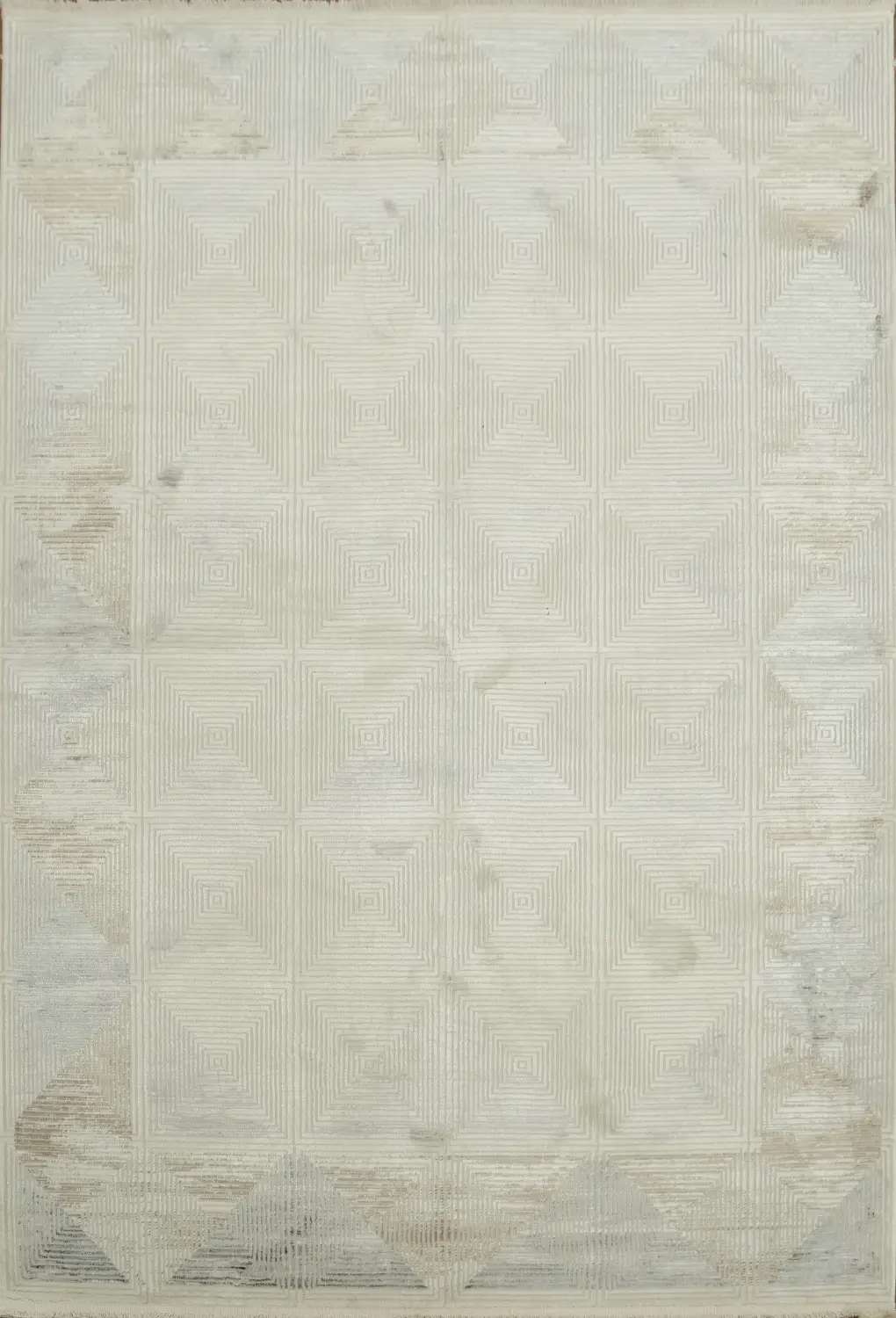 Modern Ivory and Grey Neutral Toned Rug with Gentle Geometric Design 5x8