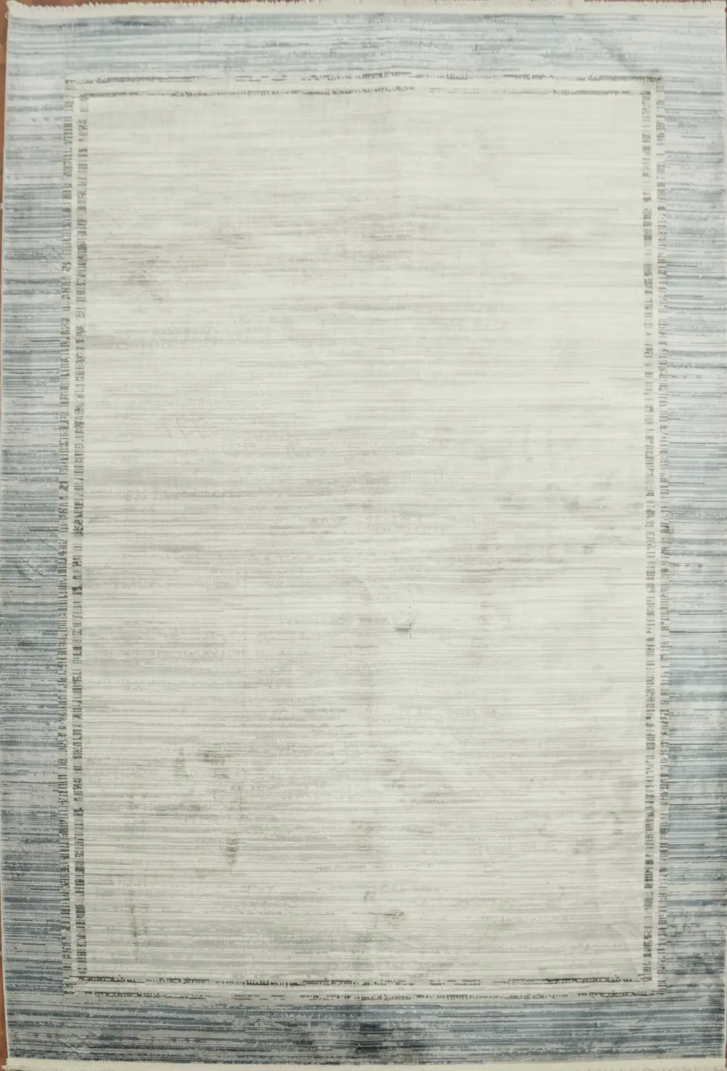 Minimalist Gray Rug with a Chic Blue Trim Design 5x8