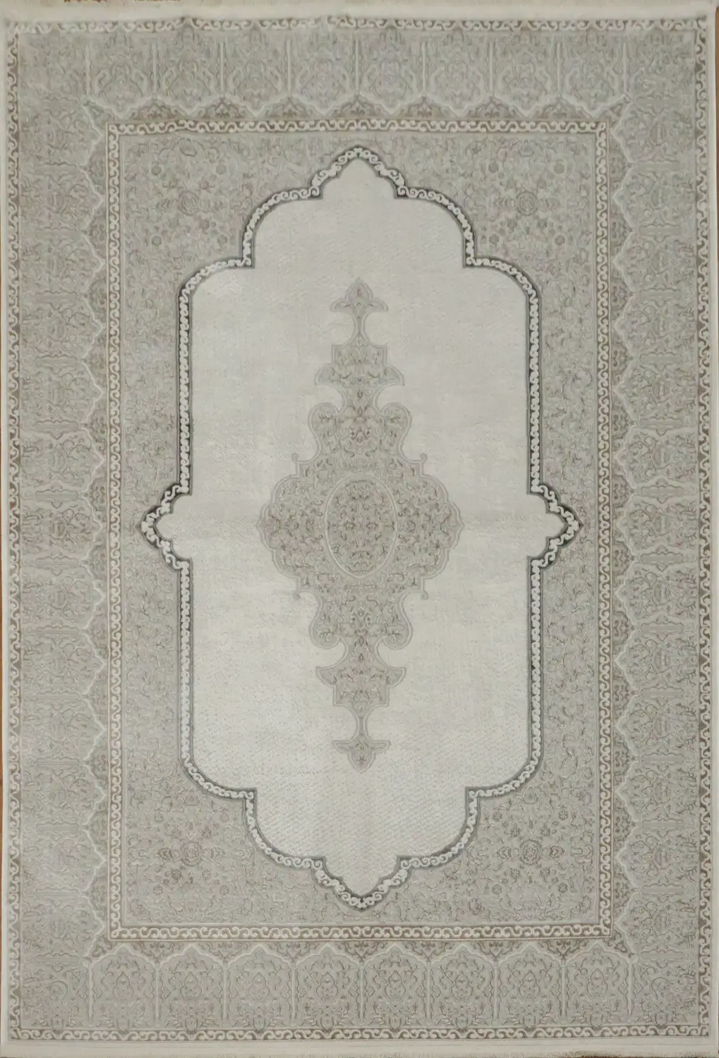 Elegant Vintage-Inspired Grey and Beige Rug with Intricate Floral Medallion Design 5x8