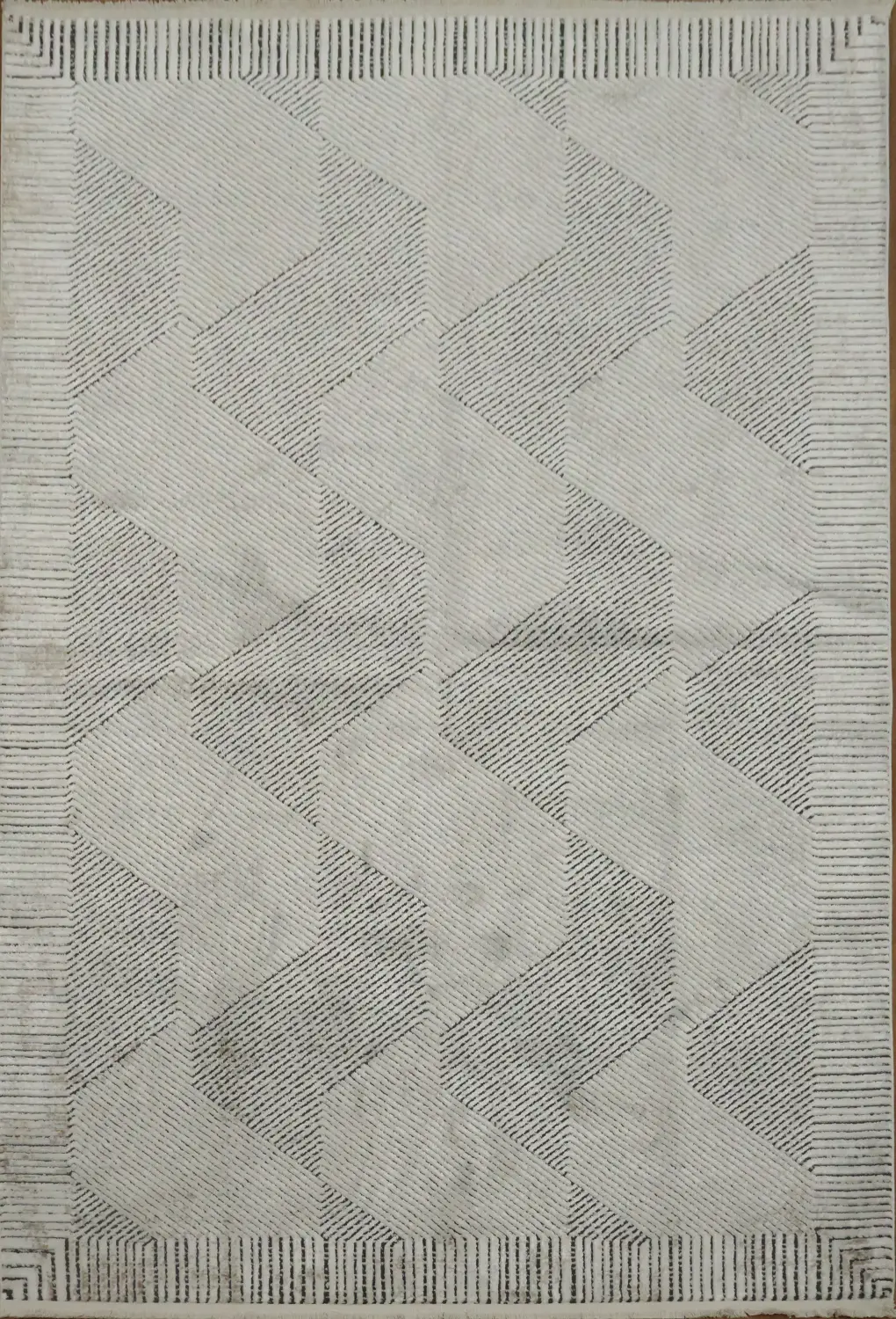 Modern Style Blend: Gray Lines and Geometric Array Rug 5x8