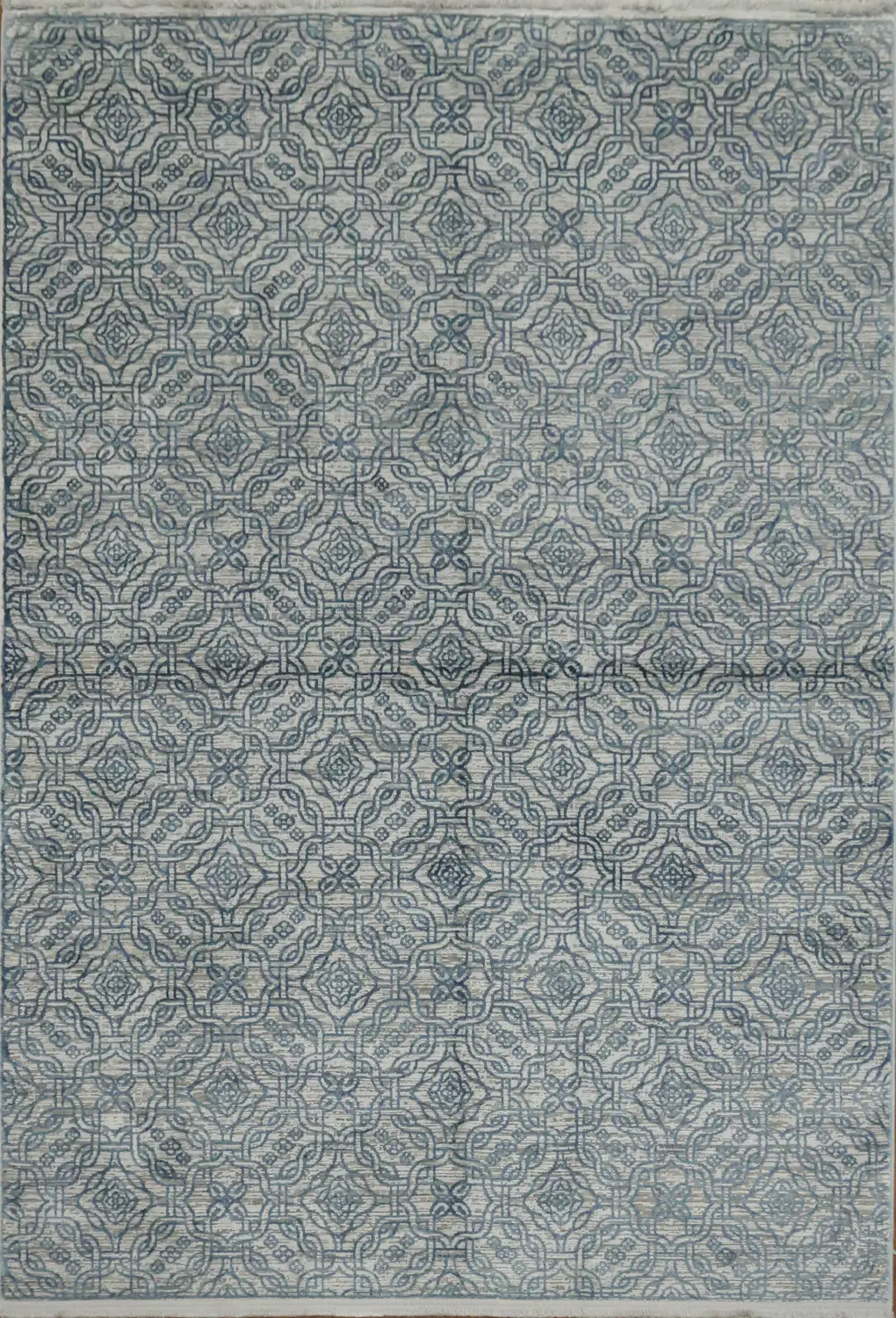 Intricate Blue Accent Rug for Modern Living Spaces 5x8