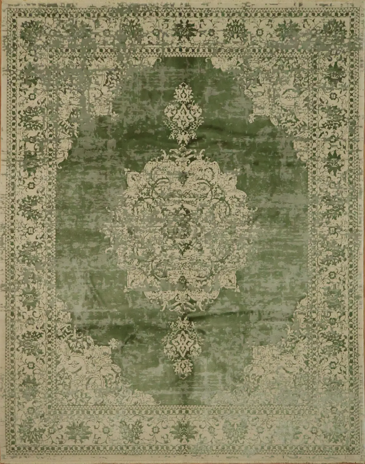 Elegant Green Vintage Look Wool Rug with Intricate Floral Patterns 8x10