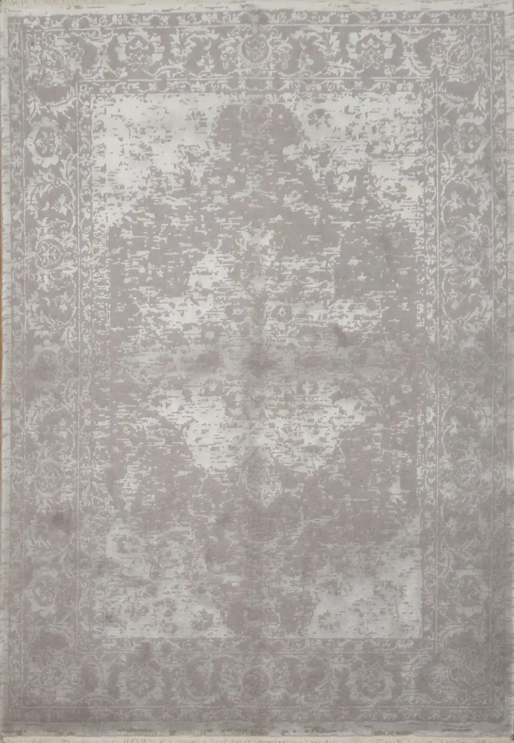 Sophisticated Gray Rug with Delicate Vintage Floral Styles 4x6