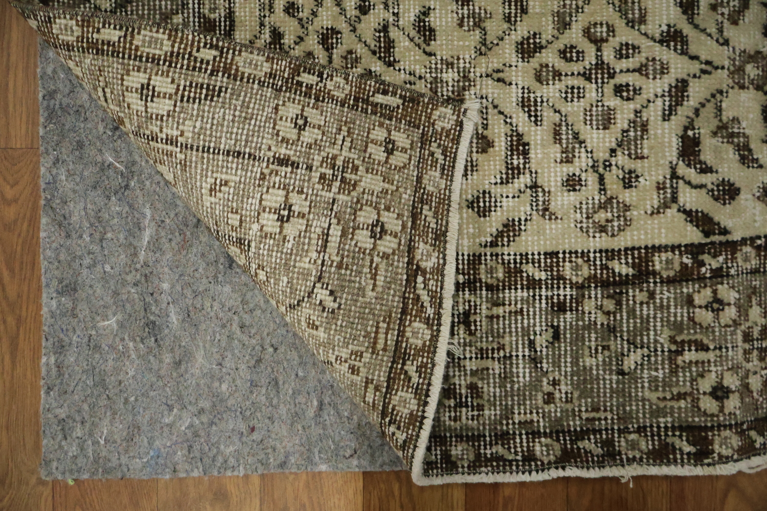 Vintage Distressed Wool Floral Turkish Area Rug 4x7