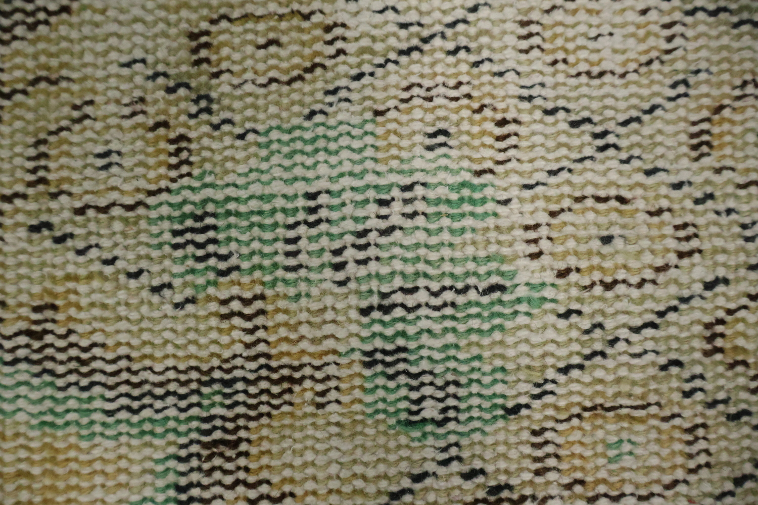 Classic Charm: Ornate Vintage Rug for Sophisticated Spaces 5x9