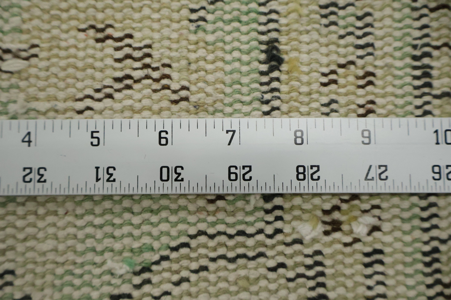 Classic Charm: Ornate Vintage Rug for Sophisticated Spaces 5x9