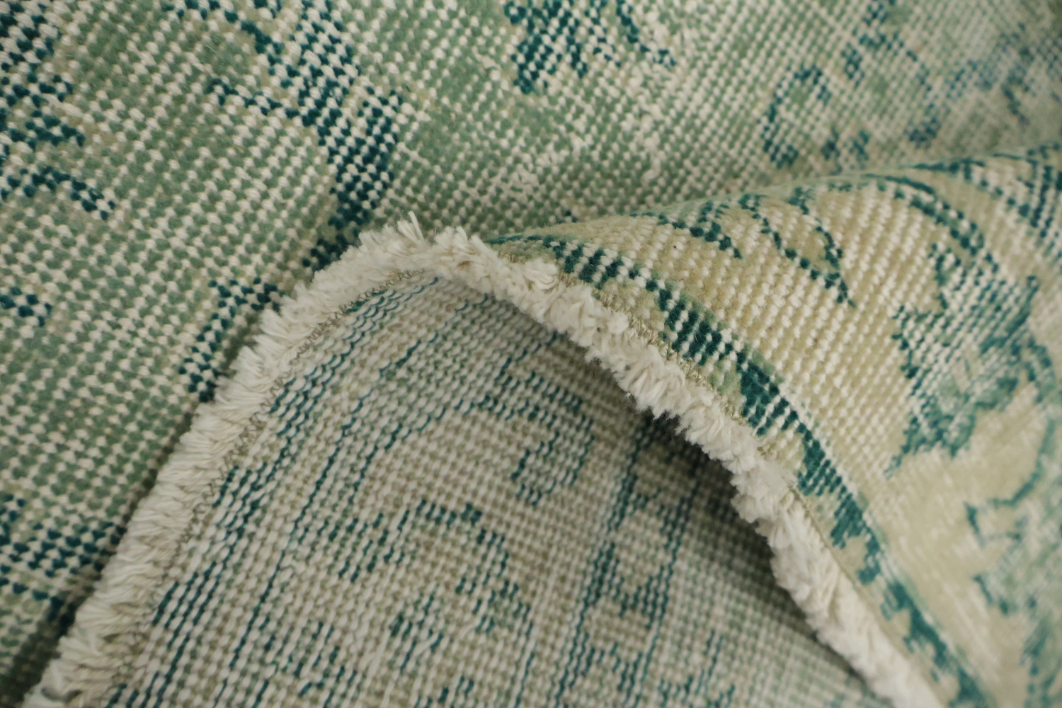 Green Distressed Pattern Rug, Perfect for Classic Home Interiors 4x7