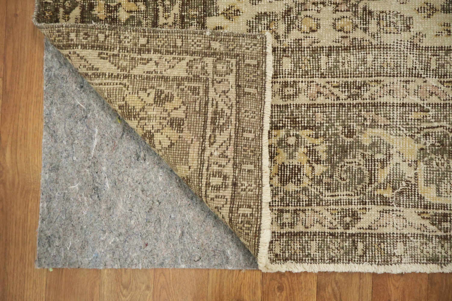 Sophisticated Oriental Rug with Detailed Floral Motifs Distressed 6x9