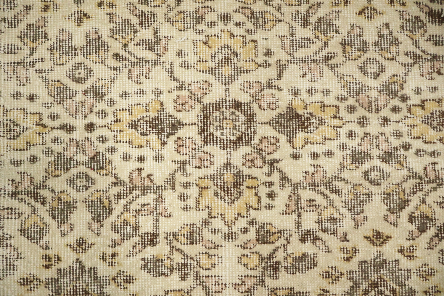Sophisticated Oriental Rug with Detailed Floral Motifs Distressed 6x9