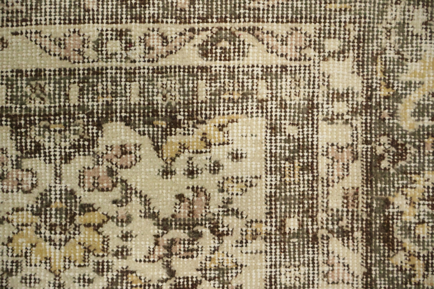 Sophisticated Oriental Rug with Detailed Floral Motifs Distressed 6x9