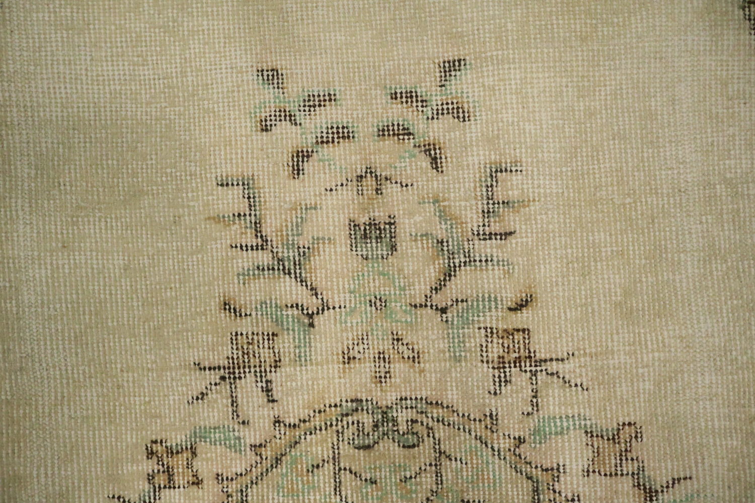 Floral Vintage Distressed Wool Area Rug 6x9