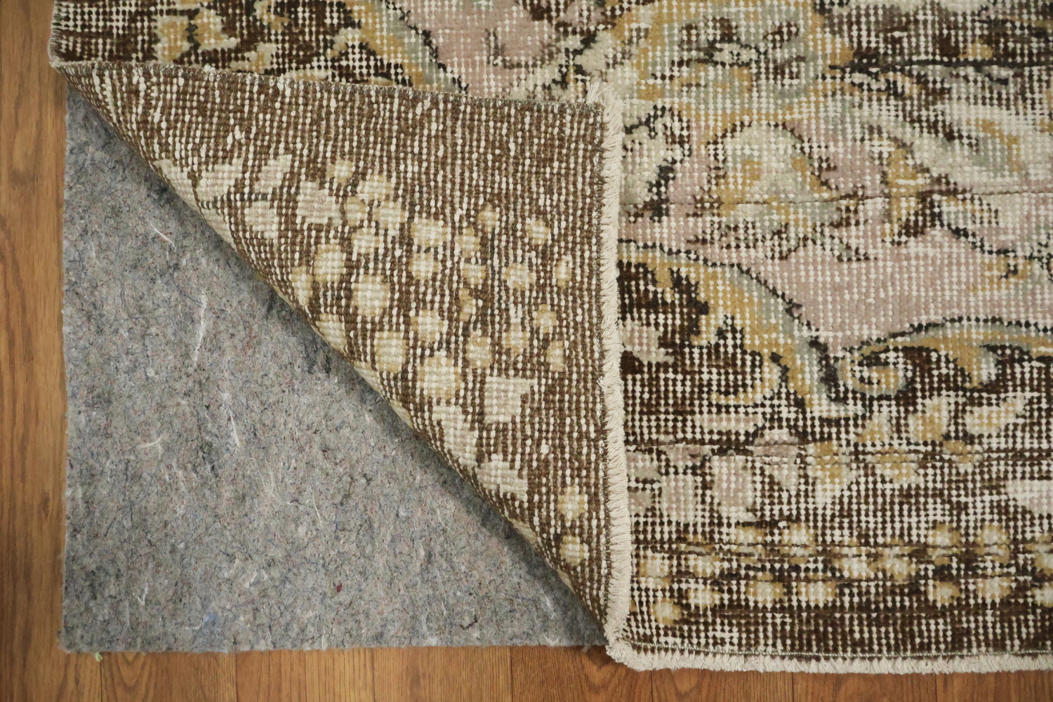 Elegant Vintage-Inspired Rug for Timeless Style and Comfort 6x9