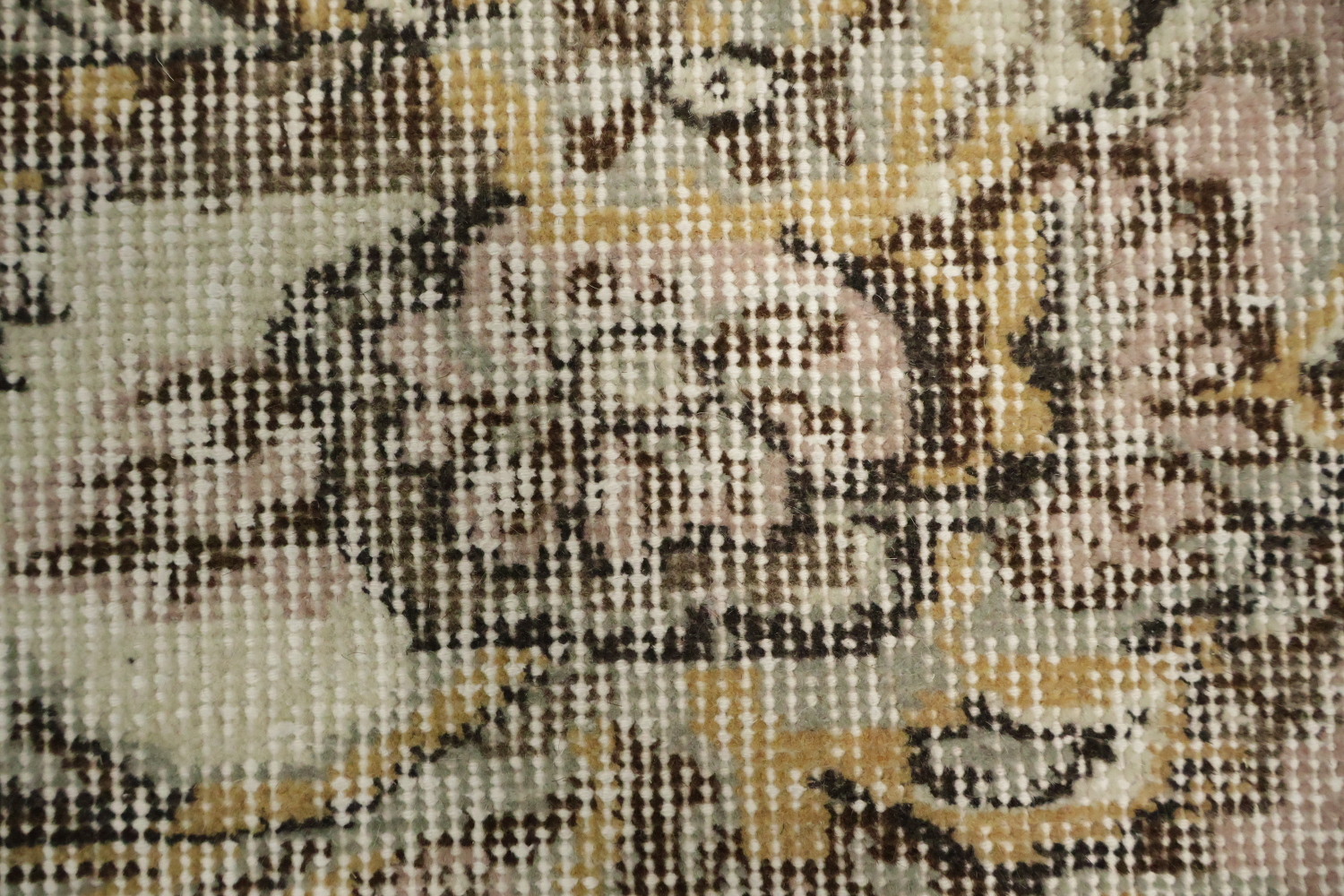 Elegant Vintage-Inspired Rug for Timeless Style and Comfort 6x9