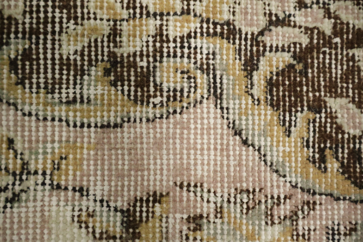 Elegant Vintage-Inspired Rug for Timeless Style and Comfort 6x9