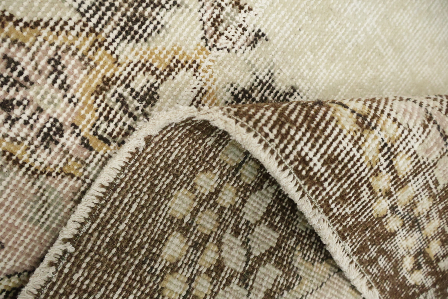 Elegant Vintage-Inspired Rug for Timeless Style and Comfort 6x9