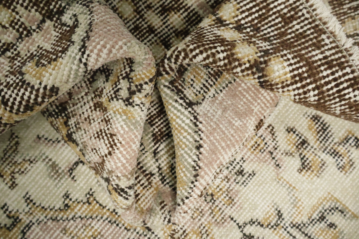 Elegant Vintage-Inspired Rug for Timeless Style and Comfort 6x9