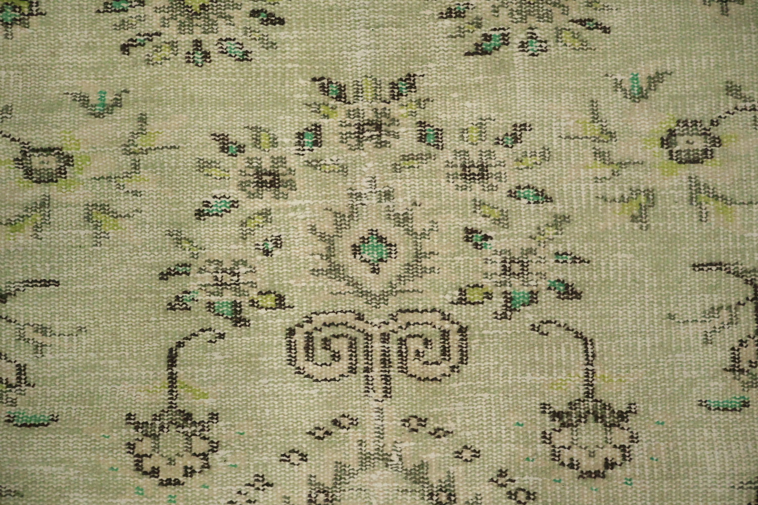 Ornate Floral Motif Area Rug in Green Wool 4x7