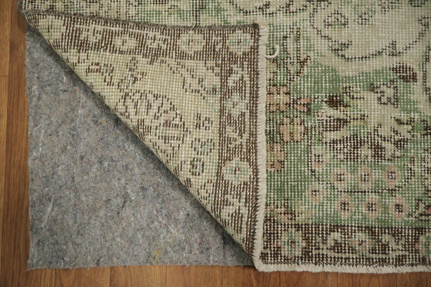 Classic Ivory and Olive Rug with Detailed Floral Patterns 6x10