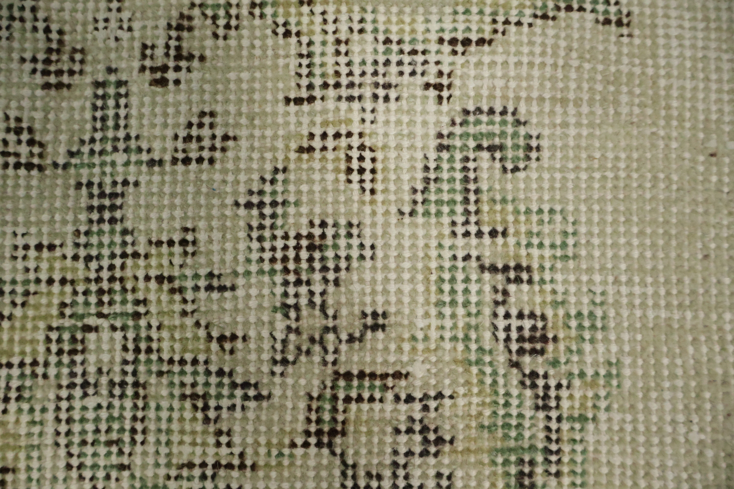 Classic Ivory and Olive Rug with Detailed Floral Patterns 6x10
