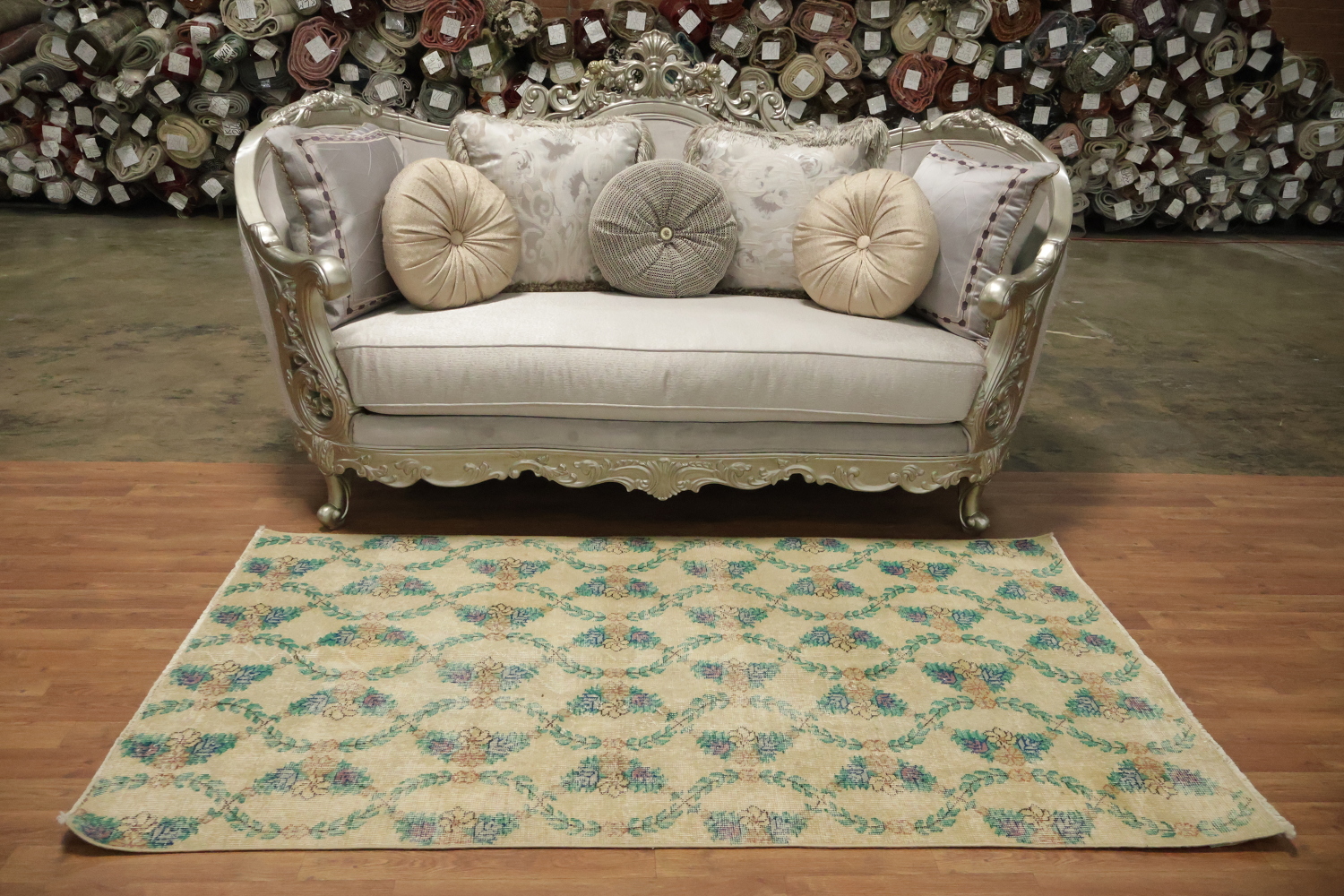 Elegant Vintage Charm: Floral Knot Pattern Area Rug 4x7