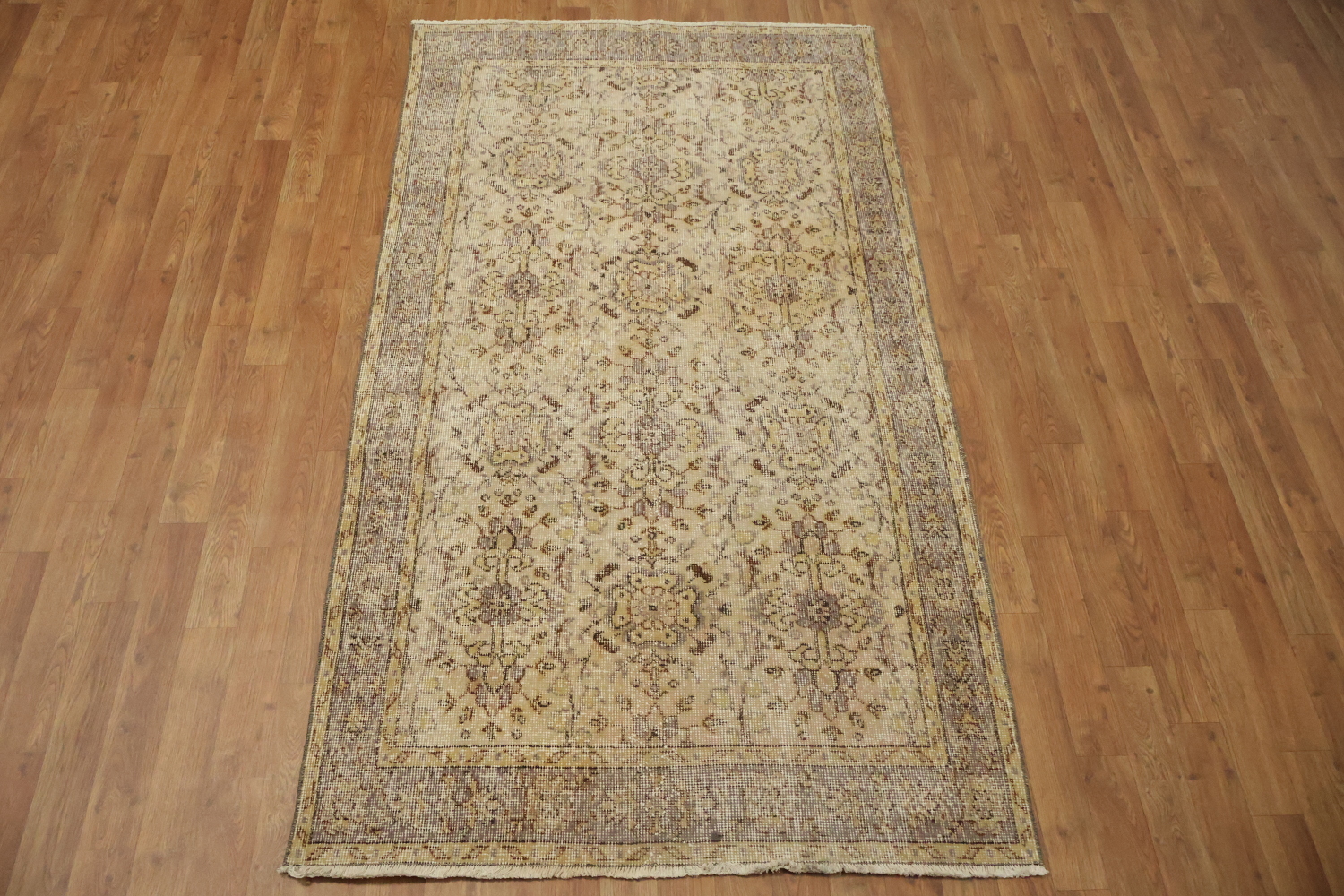 Elegant Floral Pattern Rug for Classic Living Spaces 4x7