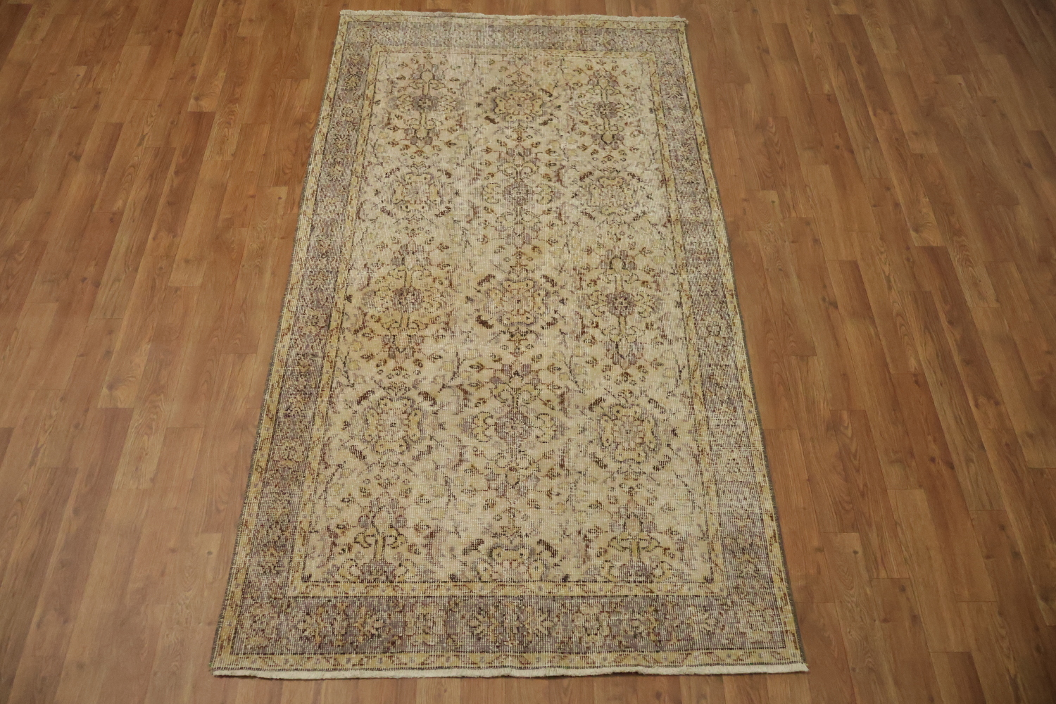 Elegant Floral Pattern Rug for Classic Living Spaces 4x7