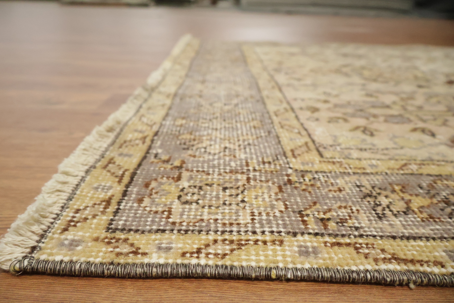 Elegant Floral Pattern Rug for Classic Living Spaces 4x7