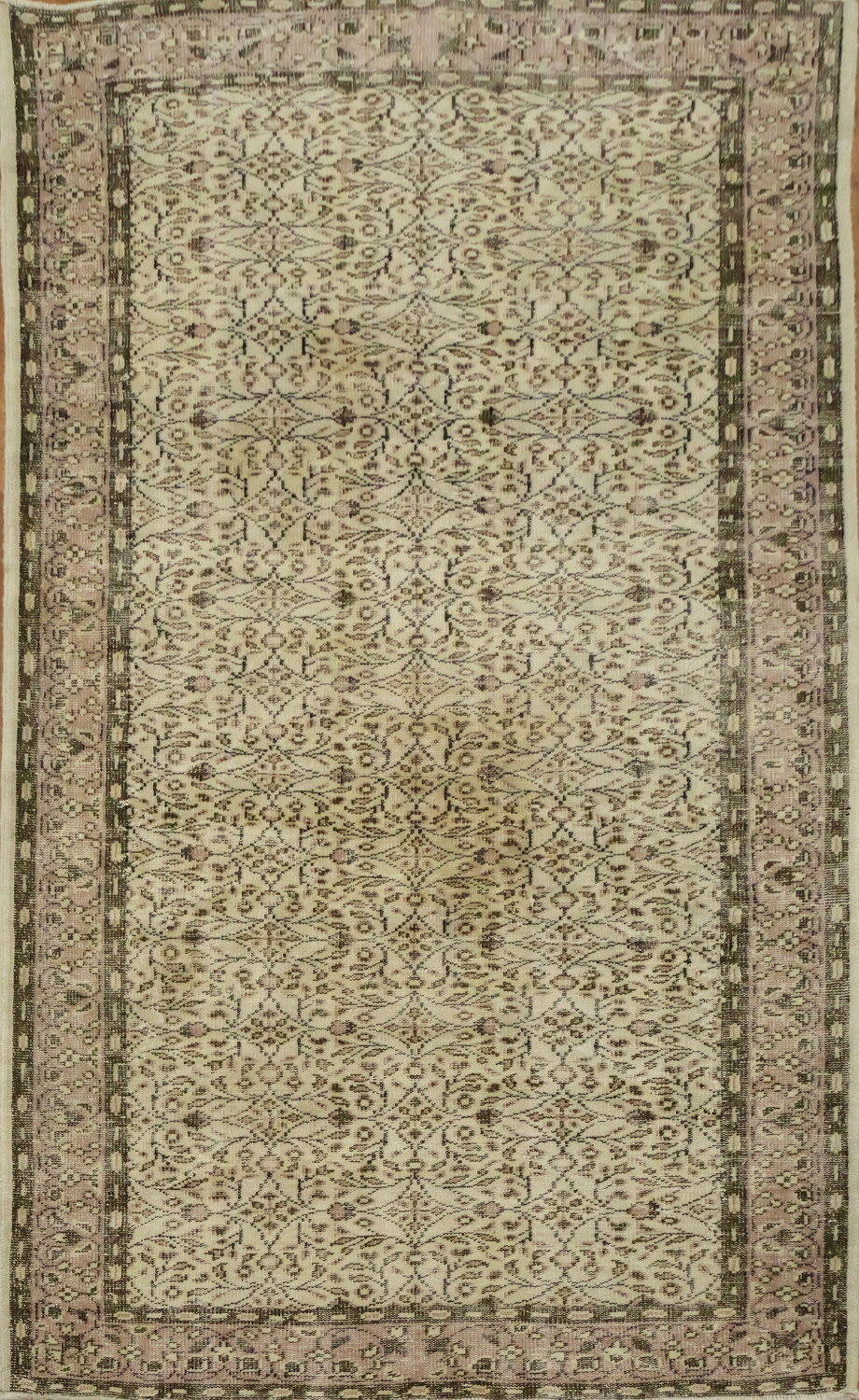 Vintage Elegance: Luxurious Beige and Brown Patterned Rug 6x9