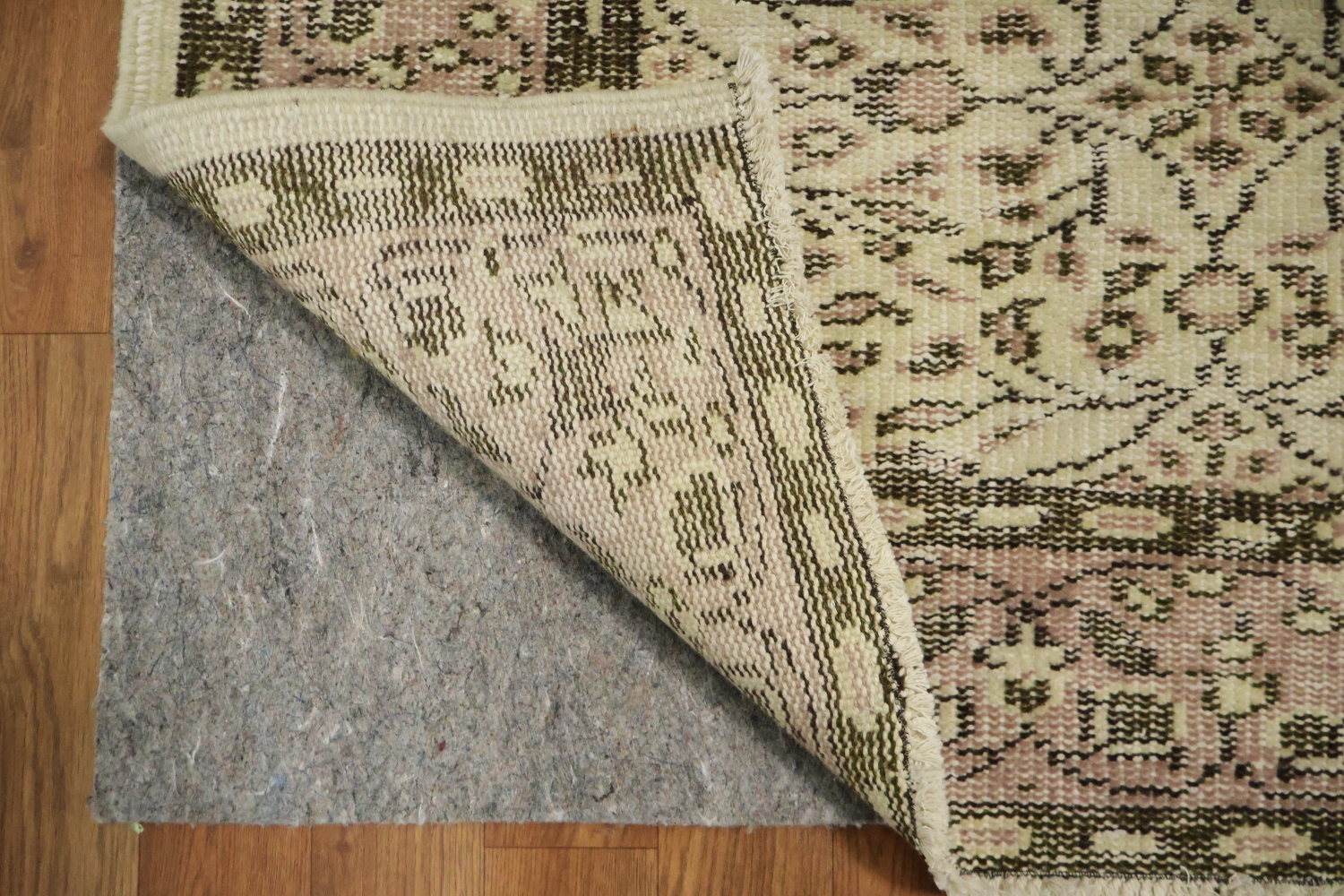 Vintage Elegance: Luxurious Beige and Brown Patterned Rug 6x9