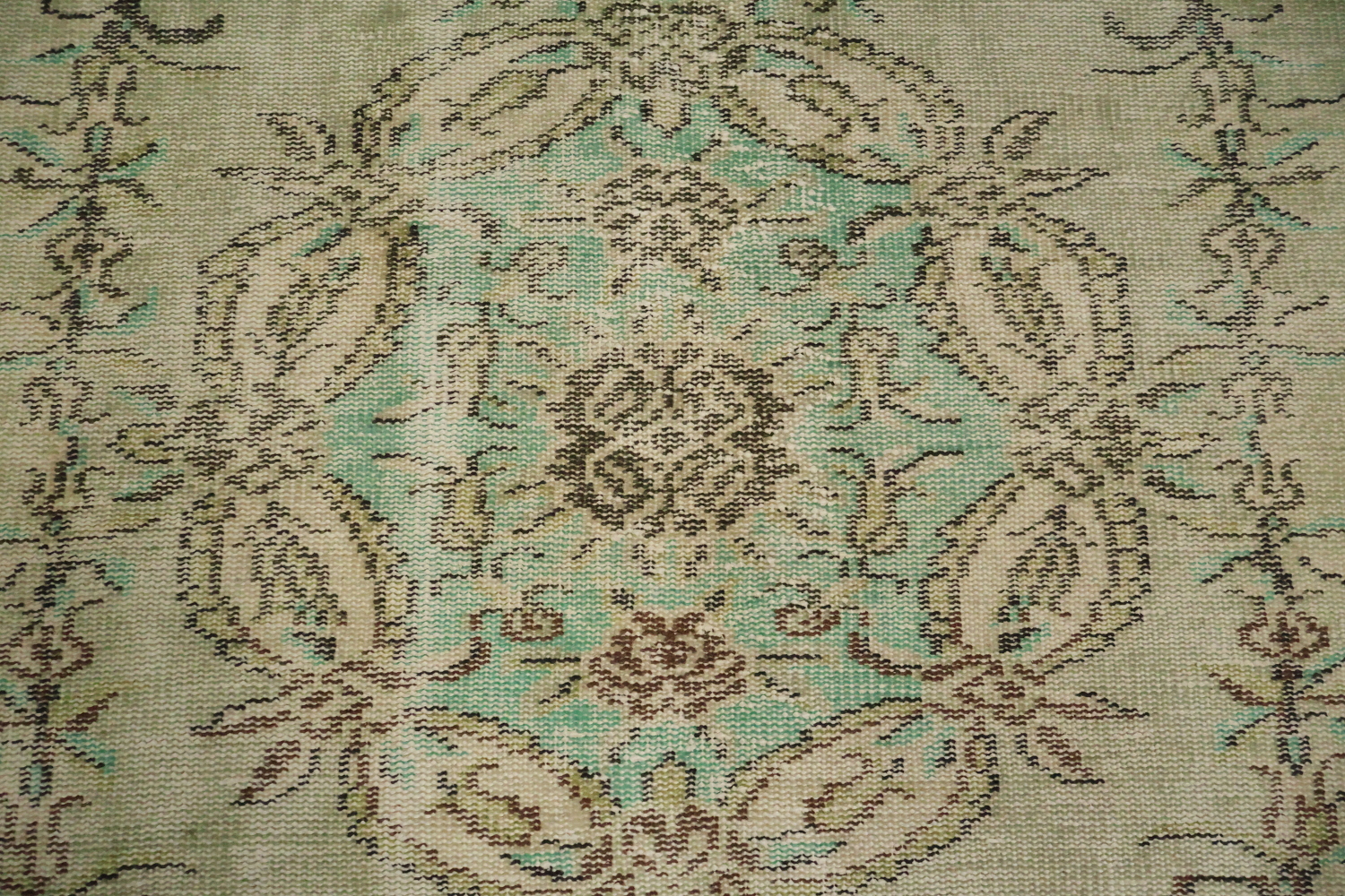 Exquisite Delight: Vintage Green Rug with Ornate Patterns 6x9